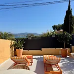 A 5 Min à Pied De La Et 10 Min Du Port, T2 Vue Avec Vaste Terrasse Et Parking Privé - Prestations De Gamme
