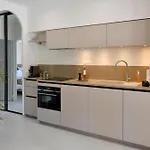 A 5 Min à Pied De La Et 10 Min Du Port, T2 Vue Avec Vaste Terrasse Et Parking Privé - Prestations De Gamme Appartement *