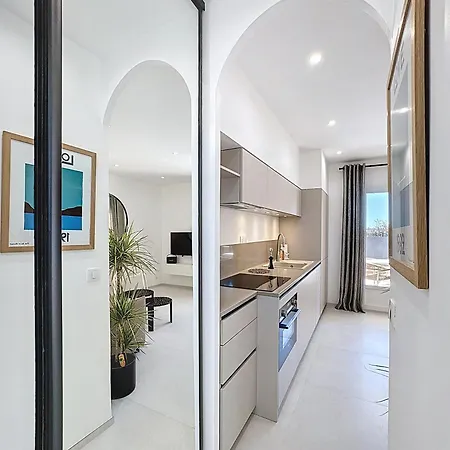 Appartement A 5 Min à Pied De La Et 10 Min Du Port, T2 Vue Avec Vaste Terrasse Et Parking Privé - Prestations De Gamme Sanary-sur-Mer