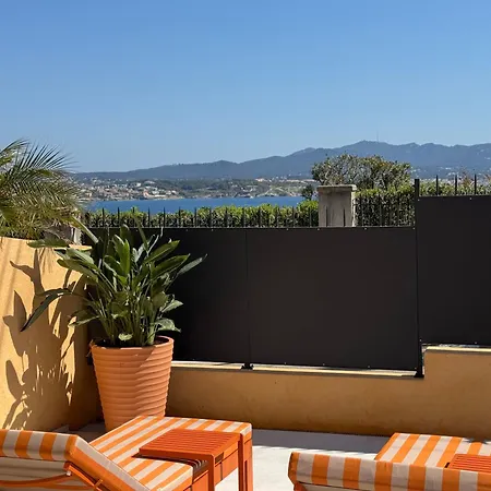 Appartement A 5 Min à Pied De La Et 10 Min Du Port, T2 Vue Avec Vaste Terrasse Et Parking Privé - Prestations De Gamme *