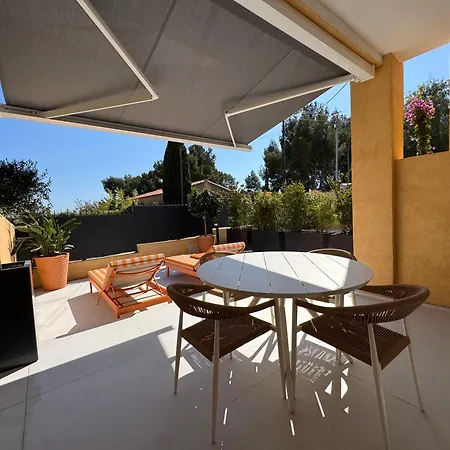 Appartement A 5 Min à Pied De La Et 10 Min Du Port, T2 Vue Avec Vaste Terrasse Et Parking Privé - Prestations De Gamme *