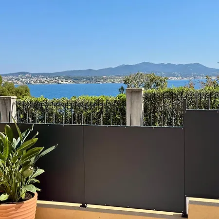 Appartement A 5 Min à Pied De La Et 10 Min Du Port, T2 Vue Avec Vaste Terrasse Et Parking Privé - Prestations De Gamme *