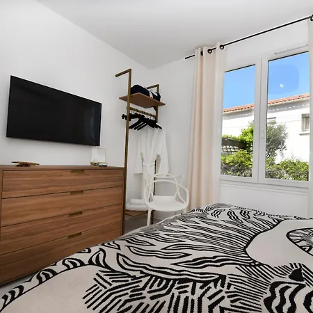 Lejlighed A 5 Min A Pied De La Et 10 Min Du Port, T2 Vue Avec Vaste Terrasse Et Parking Prive - Prestations De Gamme *