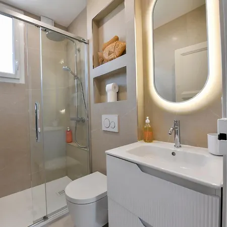 Lejlighed A 5 Min A Pied De La Et 10 Min Du Port, T2 Vue Avec Vaste Terrasse Et Parking Prive - Prestations De Gamme *